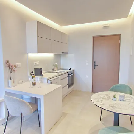 Апартаменти Melina Sea &